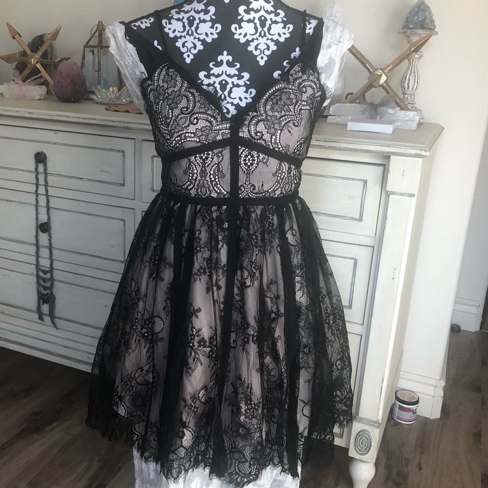 ❤️ A. PEACH ❤️ BNWT LACE SEXY BALLERINA DRESS